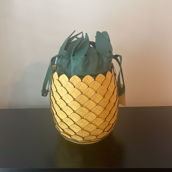 Kate Spade Colada Pineapple 3D Bucket Crossbody Purse Artsy Novelty Collectible - Picture 4 of 12